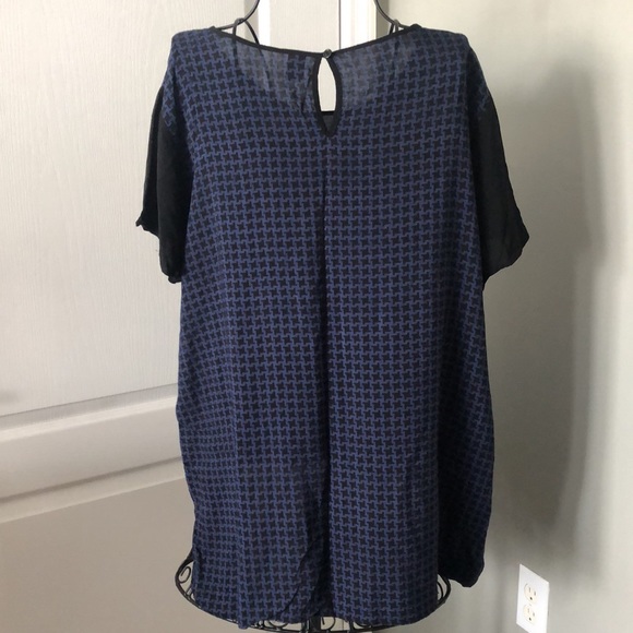 Old Navy High-Low T-Shirt Style Blouse - Picture 5 of 9